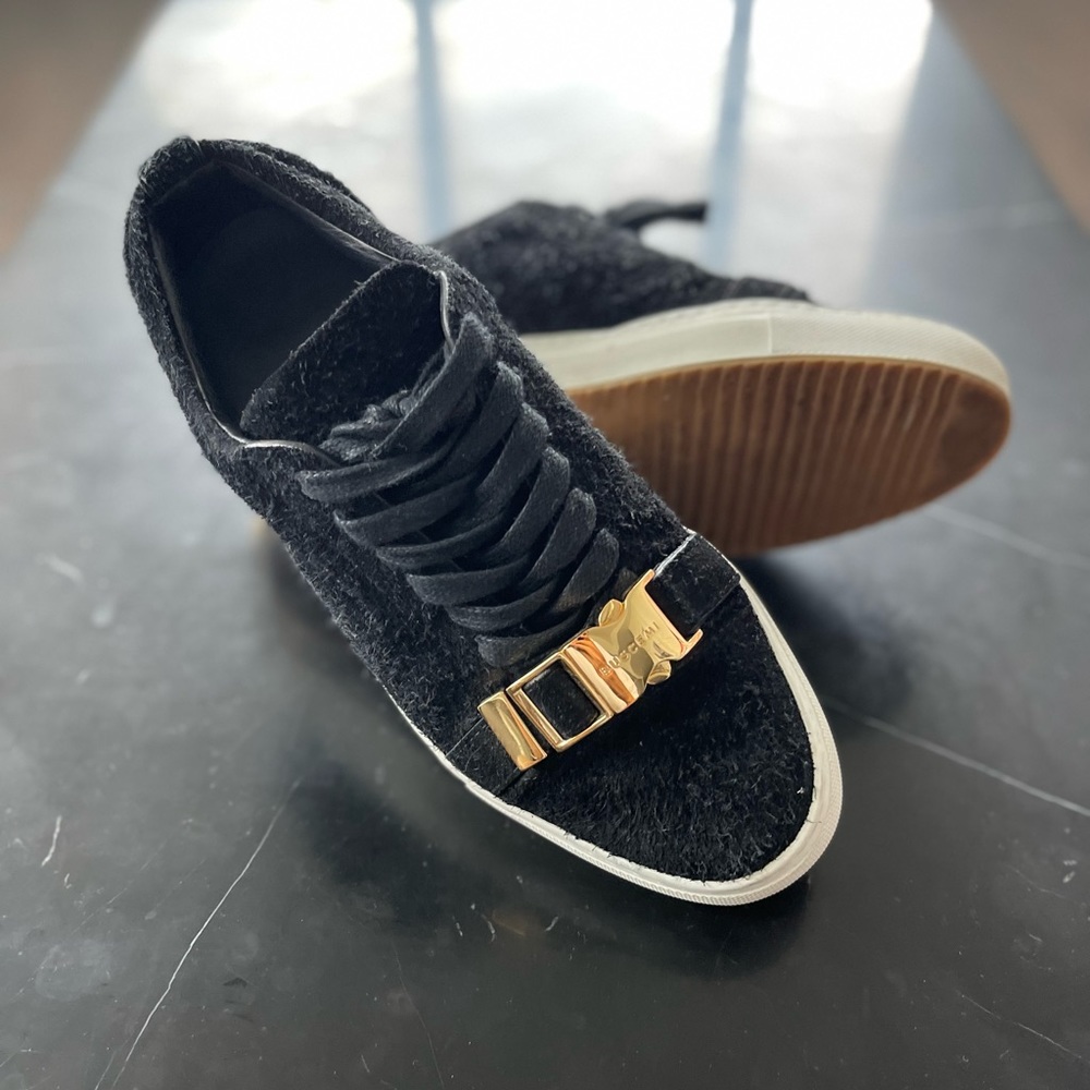 ** Authentic ** Buscemi Low top sneaker